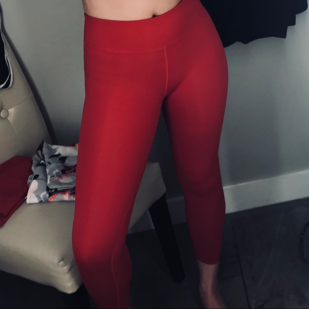 ISO Fabletics Leggings - Picture 2 of 2